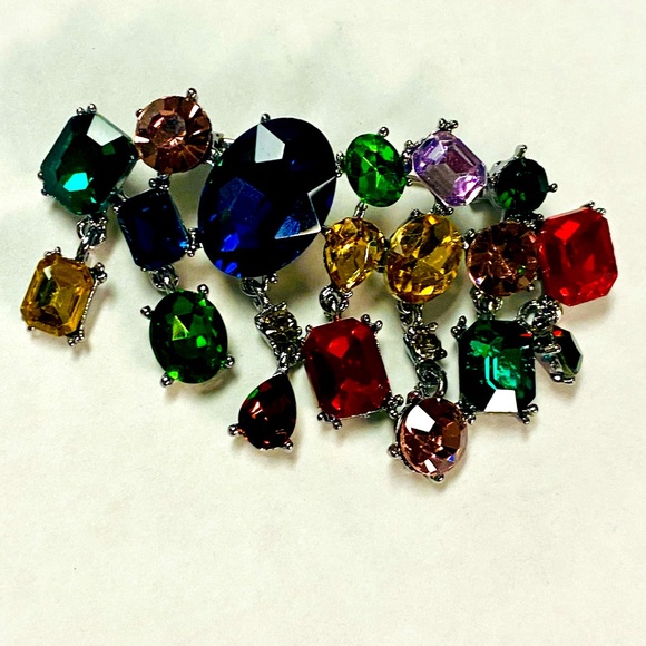 Gorgeous multi color jeweled brooch - Picture 1 of 4